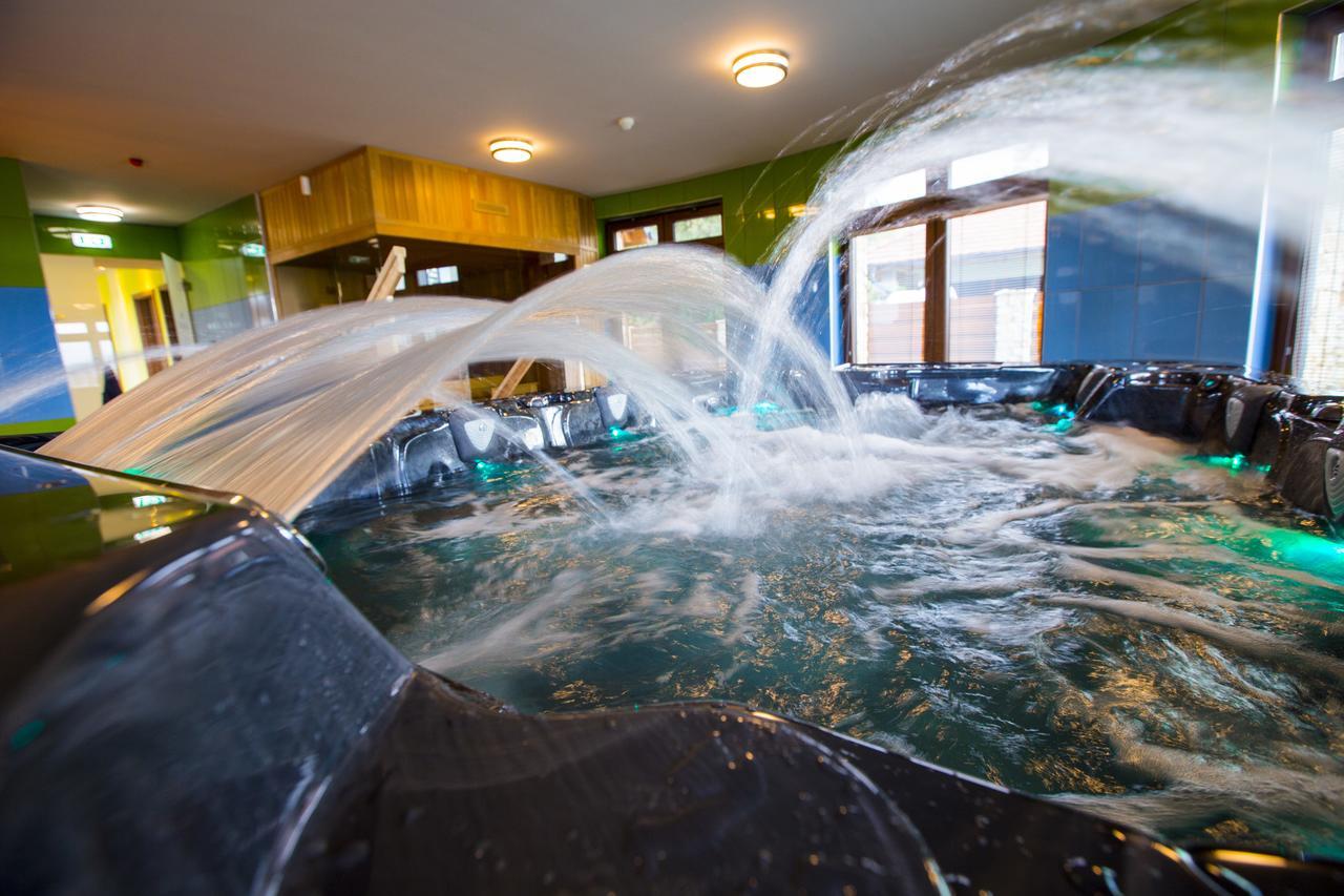 Pole Position Beach Hotel Balatonszarszo Eksteriør billede